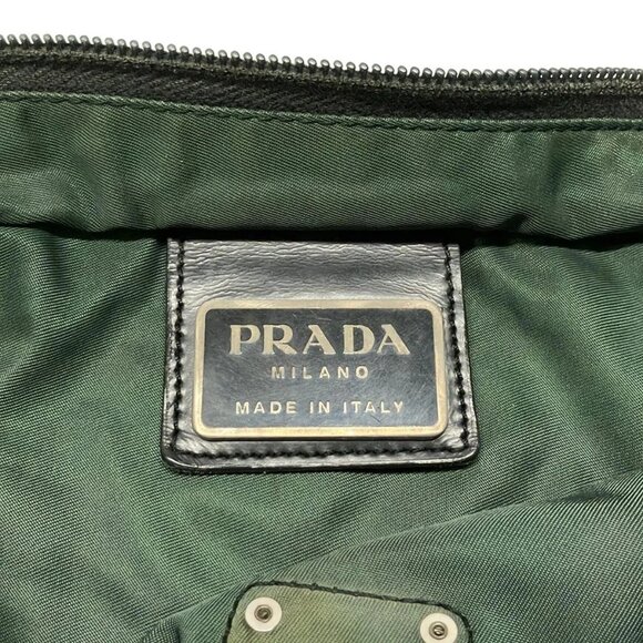 Auth PRADA - Green Nylon Shoulder Bag - Picture 8 of 11